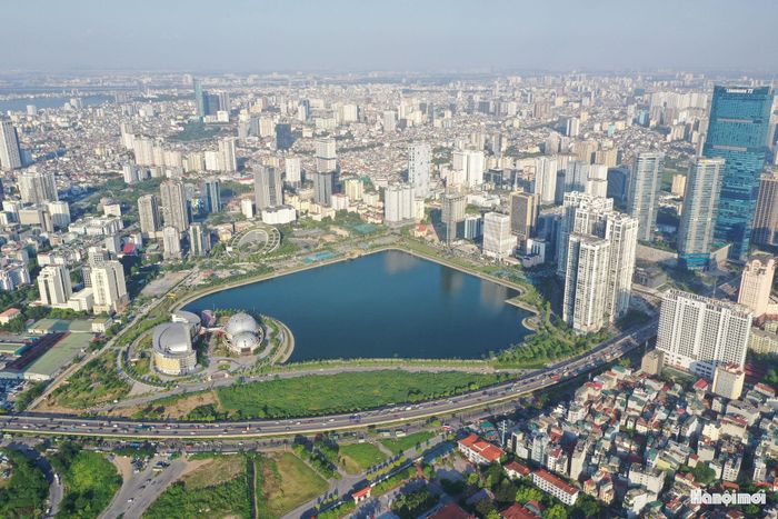 Bên cạnh đó các dự án giao thông, văn hóa thể thao, Hà Nội đã và đang bổ sung loạt hồ điều hòa nhằm tăng khả năng trữ và điều tiết nước trong đô thị. Nhóm 5 hồ điều hòa gồm Phú Đô, Đồng Bông 2, Yên Nghĩa 1, Yên Nghĩa 2 và Thụy Phương nằm trong 10 dự án khẩn cấp về thoát nước, chống úng ngập. Các dự án cơ bản hoàn thành và đưa vào vận hành, phục vụ điều tiết nước trong những trận mưa lớn vừa qua.