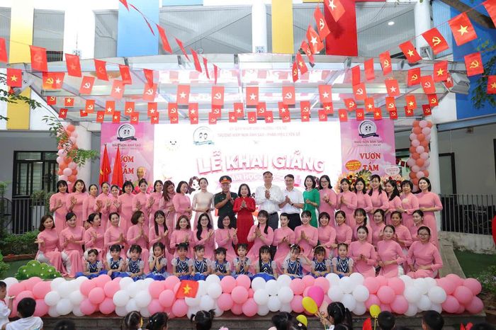 Trường Mầm non Ánh Sao hân hoan bước vào năm học mới. Ảnh: Mỹ Hạnh