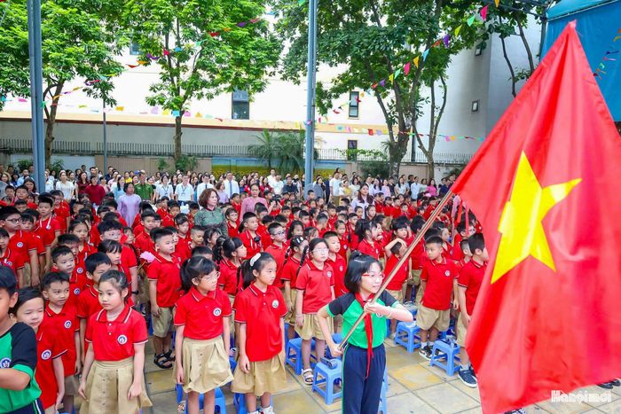 Học sinh phường Ngọc Hà rộn ràng dự lễ khai giảng năm học mới. Ảnh: Duy Khánh