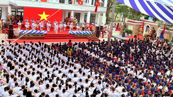 Lễ khai giảng tại Trường Liên cấp Lý Thường Kiệt. Ảnh: An Quyên
