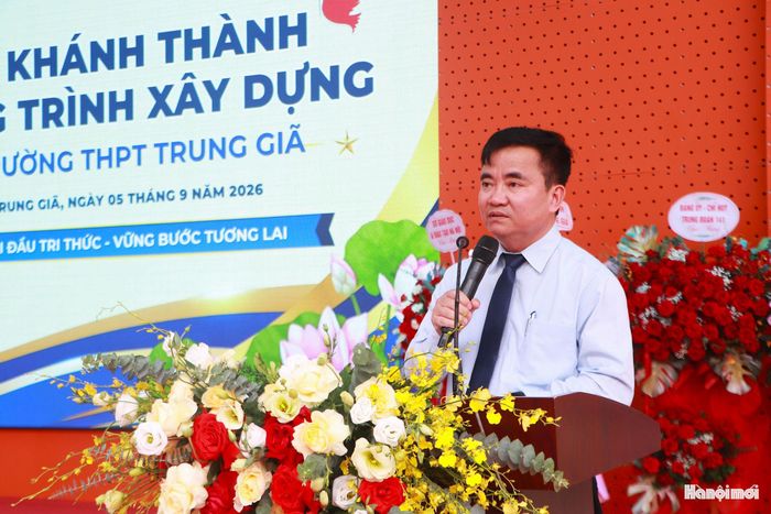 Bí thư Đảng ủy, Chủ tịch HĐND xã Trung Giã Lê Hữu Mạnh phát biểu tại buổi lễ. Ảnh: Đ.T