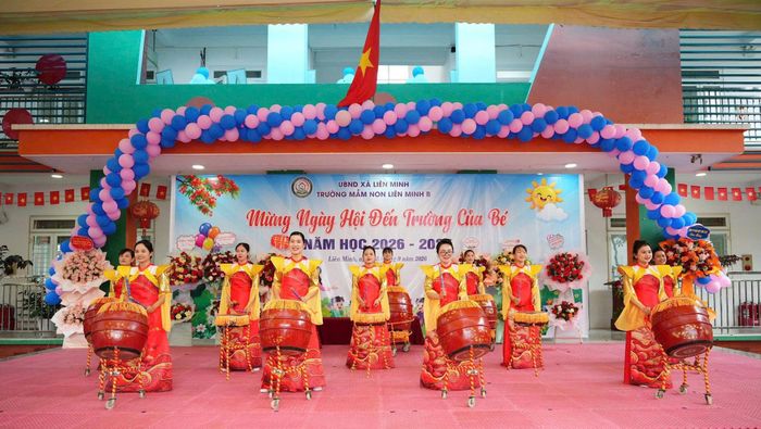 Không khí khai giảng tưng bừng tại Trường Mầm non Liên Minh B. Ảnh: Kiều Thoan Thu