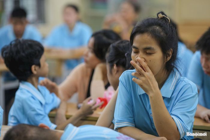 Lớp học ở đây là một lớp trộn với đa dạng tiếp nhận và kiến thức, mỗi em là một trường hợp riêng với nhận thức riêng và mức độ tiếp thu riêng.