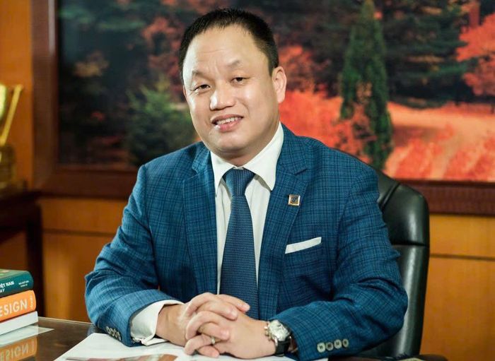 Ông Nguyễn Cảnh Hồng - Tổng Giám đốc Công ty CP Eurowindow, giữ chức Chủ tịch lâm thời Hội Doanh nghiệp Nghệ An tại Hà Nội.