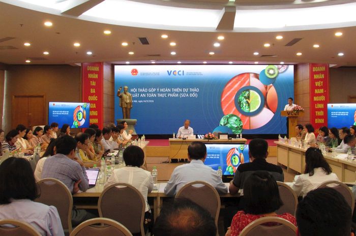 Hội thảo góp ý hoàn thiện dự thảo Luật An toàn thực phẩm. Ảnh: Phương Thảo