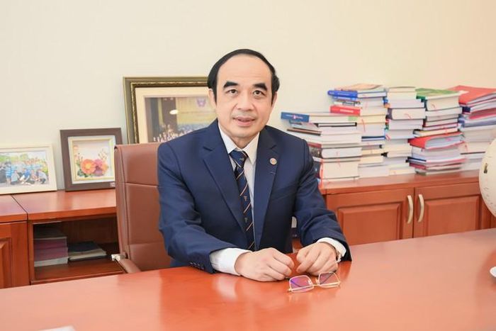 GS.TS Nguyễn Hữu Tú - Hiệu trưởng Trường Đại học Y Hà Nội. Ảnh: HB
