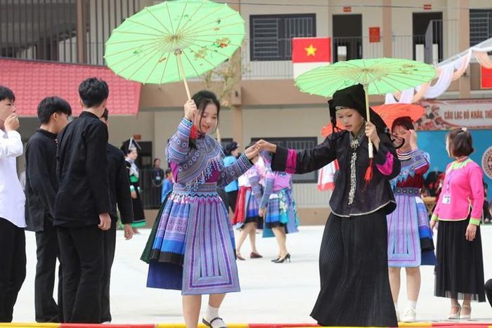 Không khí tại buổi lễ khai giảng. Ảnh: Văn Đức.
