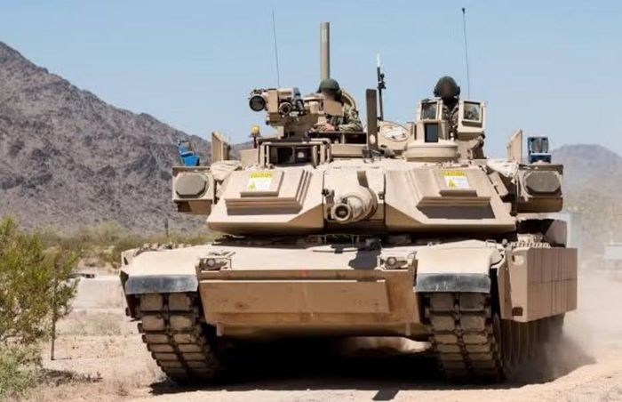 M1A2 SEPv2 và SEPv3 đưa kiến trúc số, cảm biến, máy tính, quản lý chiến trường và khả năng kết nối vào trung tâm của thiết kế. Abrams ngày càng trở thành một nút chiến đấu trong mạng lưới thay vì một phương tiện tác chiến độc lập.
