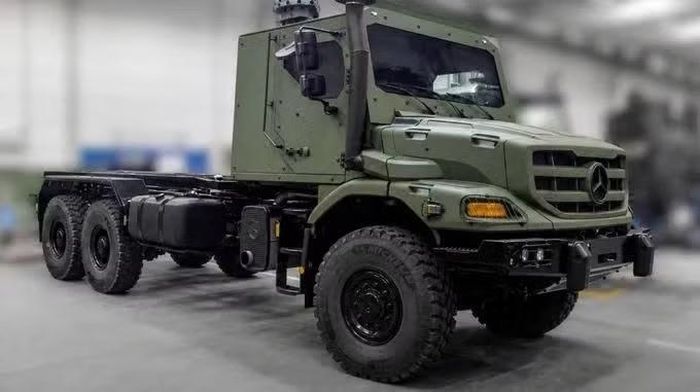 Một thỏa thuận sản xuất trị giá 750 triệu euro đã được ký kết vào cuối năm 2025. Các khẩu pháo tự hành sẽ được sản xuất trên khung gầm xe tải của Đức, được cung cấp cho Ukraine như một phần của gói viện trợ quân sự.