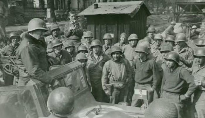 Đạo luật Quốc phòng năm 1920 đã thay đổi căn bản vị trí của xe tăng. Tank Corps bị giải thể và trách nhiệm phát triển xe tăng được giao cho Bộ binh.