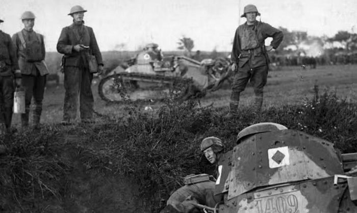 Khi Thế chiến I kết thúc năm 1918, Mỹ đã có những kinh nghiệm đầu tiên về tác chiến xe tăng. George S. Patton và các sĩ quan Tank Corps cũng bắt đầu hình thành những quan điểm mới về chiến tranh cơ giới.