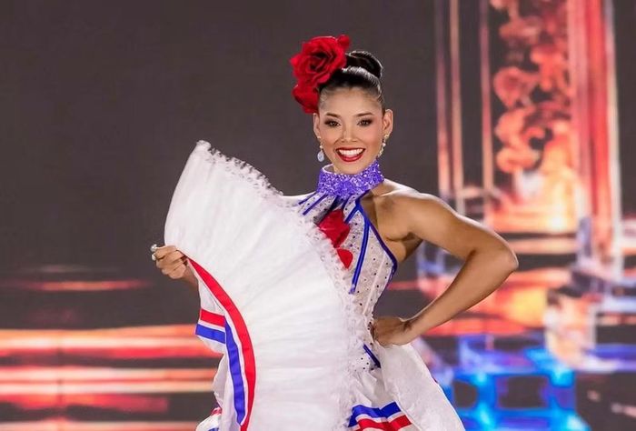 Người đẹp Cộng hòa Dominica cho biết cô muốn đưa chương trình tiếng Anh đến với trẻ em tại các cộng đồng ở Boniver.
