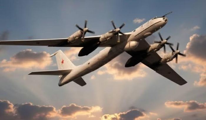 Nhiệm vụ của Tu-142 không đơn giản là bay đến nơi được cho là có tàu ngầm rồi thả vũ khí. Trước hết, máy bay phải tìm kiếm và xác định mục tiêu. Các hệ thống chuyên dụng cùng phao sonar giúp kíp chiến đấu thu thập thông tin về hoạt động dưới mặt nước.