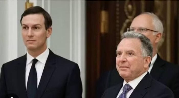Trước đó, 2 đặc phái viên Mỹ là ông Jared Kushner, con rể Tổng thống Donald Trump, và ông Steve Witkoff đã tới Moskva để thảo luận về chiến sự Ukraine. Theo ông Peskov, ông Putin dự kiến gặp 2 đặc phái viên tại Điện Kremlin vào cuối ngày 5/9.
