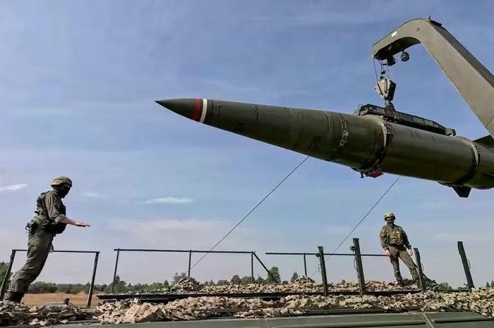 Theo giải thích, việc tích hợp những loại UAV và tên lửa hành trình mới vào hệ thống trinh sát và tấn công mang lại cho Nga mức độ linh hoạt cao bởi máy bay không người lái phản lực có thể nhận nhiệm vụ phá hủy các trung tâm phân phối, trạm biến áp và cửa ngõ hậu cần.