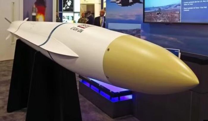 Tên lửa được thiết kế để tấn công radar và các thành phần quan trọng của hệ thống phòng không đối phương.