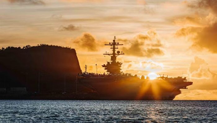CENTCOM chưa phản hồi những tuyên bố trên. Trong khi đó, Bộ phận Điều phối Thương mại Hàng hải Anh chưa ghi nhận tàu chở dầu dân sự nào bị nhắm mục tiêu tại eo biển Hormuz.