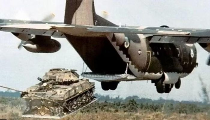 Để bù lại điểm yếu về giáp, Mỹ trang bị cho Sheridan một hệ thống vũ khí đặc biệt. Pháo-phóng tên lửa XM81 cỡ 152 mm có thể bắn đạn chống tăng HEAT và tên lửa dẫn đường MGM-51 Shillelagh.