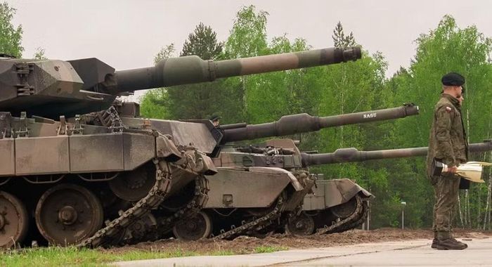 Từ Leopard 2A4 đến A5, A6 và A7, Đức liên tục nâng cấp giáp, pháo, cảm biến và khả năng bảo vệ mà vẫn giữ lại kiến trúc cơ bản của xe.