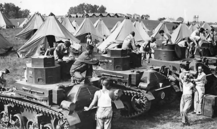 Năm 1922, Rock Island Arsenal chế tạo T1 Medium nặng khoảng 22 tấn. Xe có động cơ 200 mã lực và tốc độ tối đa khoảng 35 km/h. Tuy nhiên, T1 vẫn chỉ là thiết kế thử nghiệm và không trở thành nền tảng cho một dòng xe tăng sản xuất hàng loạt.
