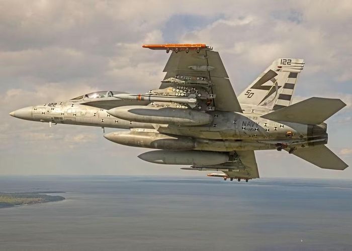 Tầm bắn của tên lửa chống radar AGM-88G chưa được công bố rõ ràng nhưng dự kiến nó sẽ xa hơn rất nhiều so với con số 150 km của phiên bản AGM-88E hiện nay.