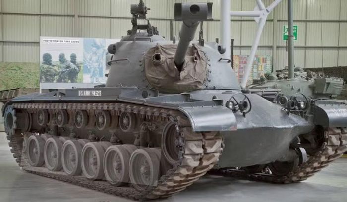 M48 được đưa vào sản xuất từ năm 1952 và trở thành mẫu Patton đầu tiên được thiết kế hoàn toàn mới sau Thế chiến II.