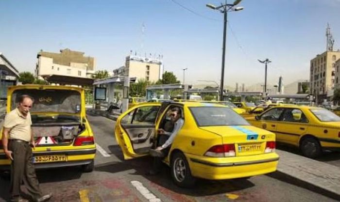 Iran cũng đối mặt tình trạng thiếu nhiên liệu và điện. Chính phủ đã giảm hạn mức nhiên liệu cho phương tiện cá nhân và dự kiến tăng giá xăng trong vài tuần tới. Giới chức đồng thời chuẩn bị cho nguy cơ thiếu khí đốt khi mùa đông đến.