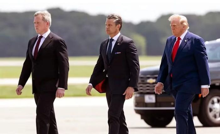Bộ trưởng Quốc phòng Pete Hegseth nhanh chóng ủng hộ ông Telle, mô tả ông là người “mạnh mẽ, cực kỳ thông minh”. Hiện chưa rõ ông Trump sẽ đề cử ai giữ chức Bộ trưởng Lục quân lâu dài.