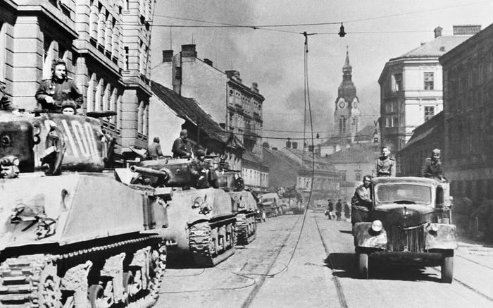 Thiết kế của Sherman cũng chú trọng đến khả năng bảo dưỡng. Nhiều bộ phận được bố trí để có thể tiếp cận tương đối thuận tiện.