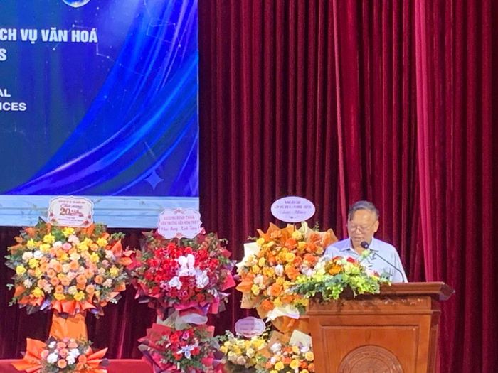 GS.TS Nguyễn Quang Ngọc, Phó Chủ tịch Hội Khoa học lịch sử Việt Nam phát biểu.
