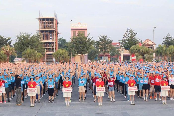 LĐLĐ TP Hải Phòng tổ chức nhiều chương trình chăm lo phúc lợi, đời sống tinh thần, hướng tới xây dựng môi trường làm việc an toàn, lành mạnh, không có ma túy. Ảnh: PT. 