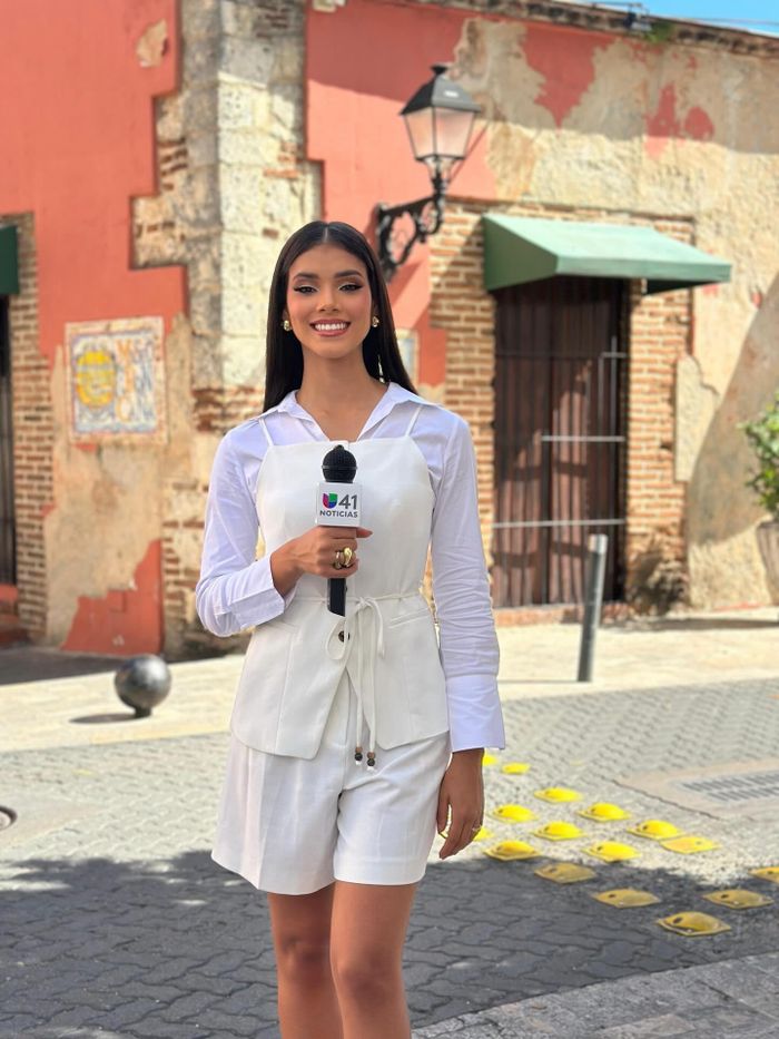 Bên cạnh đó, cô còn là phóng viên của chương trình Ventana a Quisqueya thuộc kênh Univision New York. Joheirry tích cực lan tỏa nét đẹp văn hóa của Cộng hòa Dominica, phản ánh các vấn đề xã hội và chia sẻ những câu chuyện truyền cảm hứng trong cộng đồng. Cô cũng hoạt động với vai trò người mẫu, với chiều cao 1,75 m, khuôn mặt sắc sảo và phong cách trình diễn chuyên nghiệp.