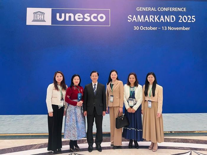  Chủ tịch Uỷ ban quốc gia UNESCO, Thứ trưởng Ngoại giao Ngô Lê Văn dẫn đầu đoàn đại biểu tham dự Kỳ họp Đại hội đồng UNESCO lần thứ 43 tại Samarkand, Uzerbekistan vào tháng 11/2025. Ảnh: Quang Hòa/Thế giới&Việt Nam. 
