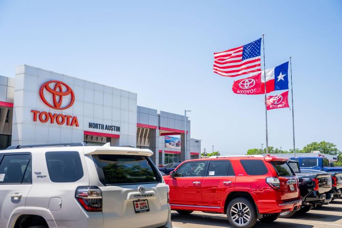 Tổ chức đại diện cho General Motors, Ford, Toyota, Volkswagen, Hyundai, Honda, Stellantis và nhiều hãng xe lớn khác tại Mỹ đã kêu gọi Quốc hội nước này nhanh chóng thông qua luật cấm phần mềm, phần cứng và xe Trung Quốc.