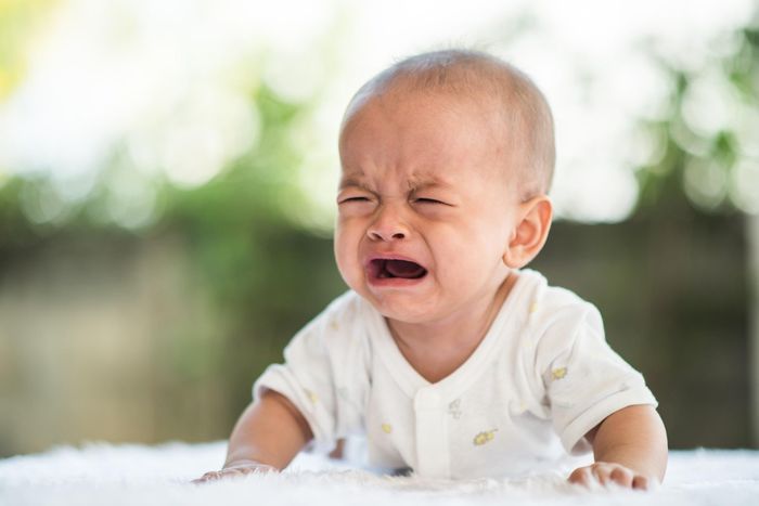 Trẻ khóc dữ dội rồi bỗng nín thở, tím tái, lịm đi chưa chắc là động kinh. Đây có thể là cơn khóc lặng, thường gặp ở trẻ nhỏ. Ảnh: Magnific.