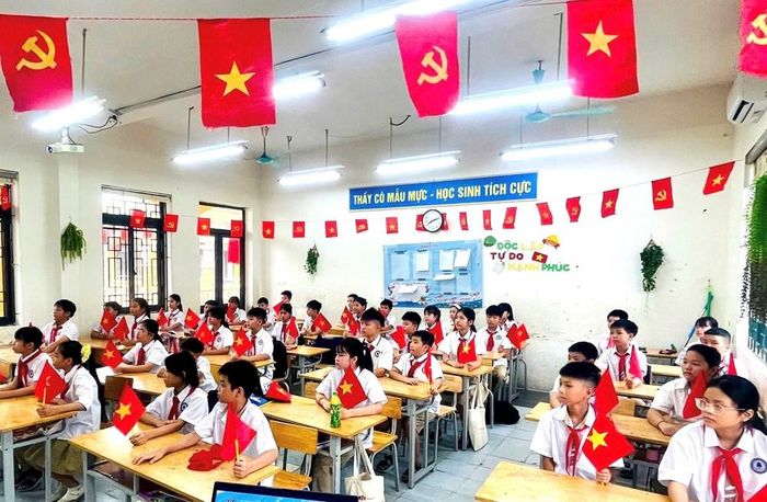 Bổ sung phòng học, bố trí đủ giáo viên để nâng cao chất lượng dạy và học
