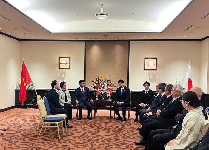 Thứ trưởng Hồ An Phong làm việc với Thị trưởng thành phố Asahikawa Imazu Hirosuke