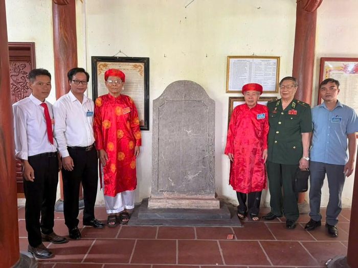 Tấm bia đá chữ Nho là “nhân chứng” lưu giữ tại Đình Khánh Vân