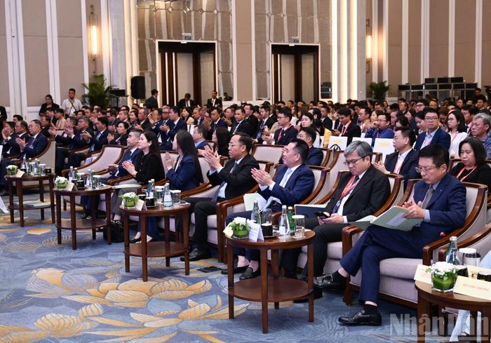 Đại diện lãnh đạo các bộ, ban, ngành của Việt Nam tham dự diễn đàn.