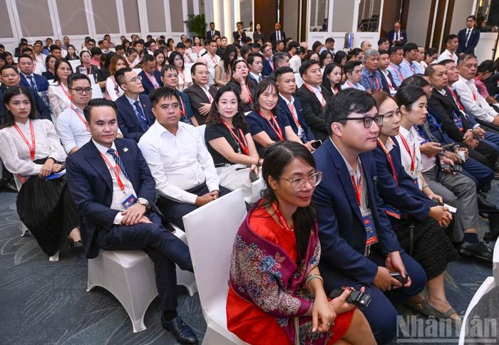 Các doanh nghiệp Việt Nam và Myanmar tham dự diễn đàn.