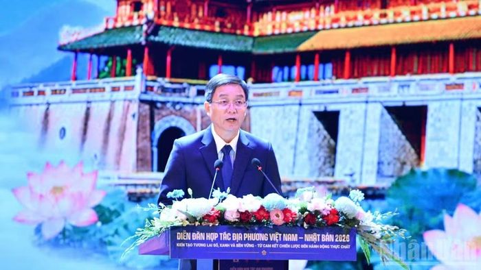  Bí thư Thành uỷ Huế Nguyễn Đình Trung phát biểu chào mừng Diễn đàn. (Ảnh: THANH GIANG) 