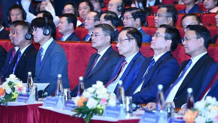  Thủ tướng Chính phủ Lê Minh Hưng, các đồng chí lãnh đạo, đại biểu tham dự Diễn đàn Hợp tác địa phương Việt Nam-Nhật Bản 2026. (Ảnh: THANH GIANG) 