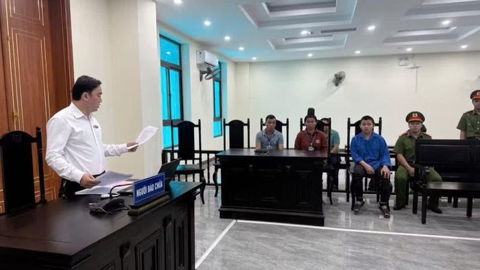 Trợ giúp viên pháp lý Trung tâm trợ giúp pháp lý tỉnh Sơn La tham gia bào chữa tại tòa án. (Ảnh: TL)