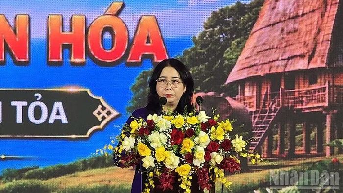 Đồng chí Đỗ Thị Diệu Hạnh, Giám đốc Sở Văn hóa, Thể thao và Du lịch tỉnh Gia Lai, phát biểu tại sự kiện. (Ảnh: PHÚC THẮNG)