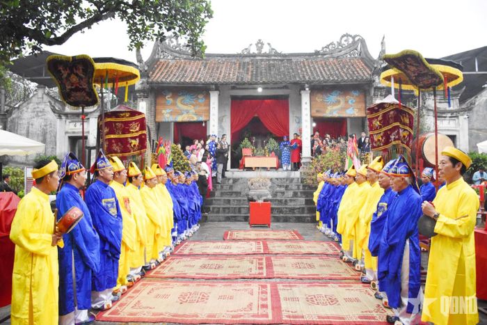 Nghi thức tế lễ Đức vua An Dương Vương tại Lễ hội Cổ Loa Xuân Bính Ngọ 2026. Ảnh: MỸ ANH