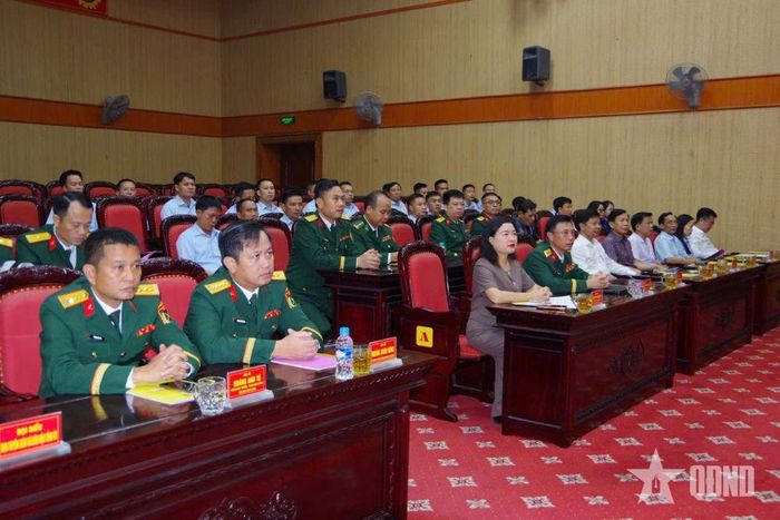 Các đại biểu dự lễ xuất quân.