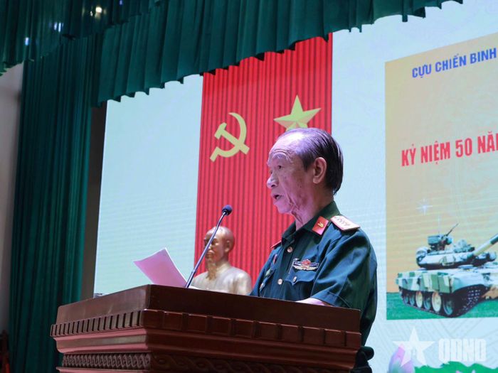  Đại tá Đỗ Vinh phát biểu tại buổi gặp mặt.
