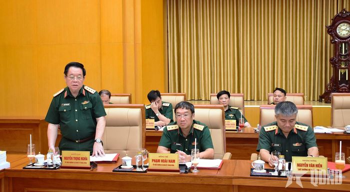 Đại tướng Nguyễn Trọng Nghĩa phát biểu tại hội nghị. 