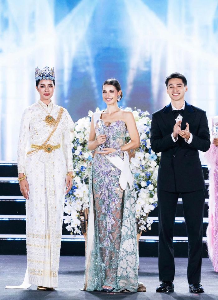 Người đẹp Elisabeth Reynes Alabern nhận danh hiệu Á hậu 1. Ảnh: BTC