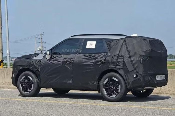 Những thông tin ban đầu cho thấy Sportage mới có thể được trang bị hệ thống giải trí Pleos Connect, phát triển trên nền tảng Android Automotive OS.
